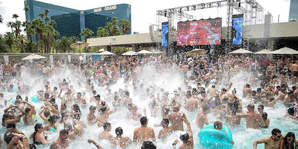 Las Vegas Pool Parties - Vegas Girls Night Out