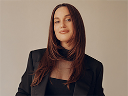 Hannah Berner Venetian comedy show